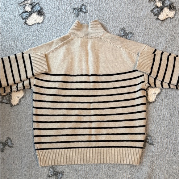 Wilfred V-Neck Sweater in Grey and Black Stripes - Picture 5 of 6